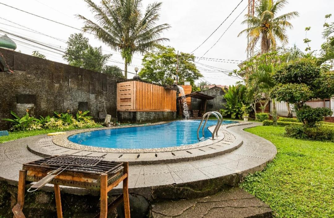 Villa Anjung Balak Cisarua Exterior foto