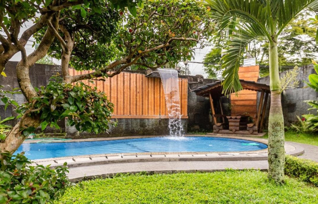 Villa Anjung Balak Cisarua Exterior foto